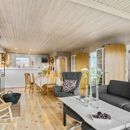 3 Bedroom Lovely In